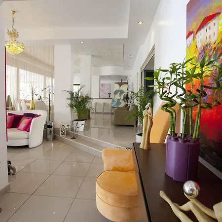 The Palms 3*