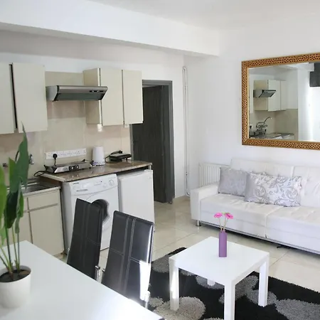 The Palms Apartahotel 3*