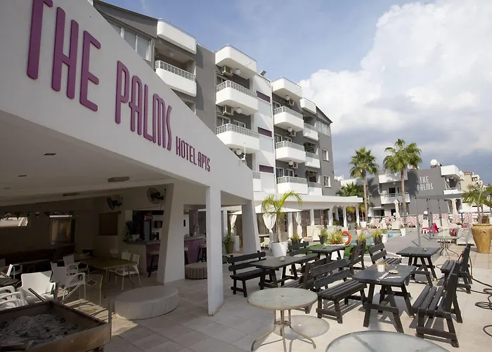 Apartmanhotel The Palms 3*