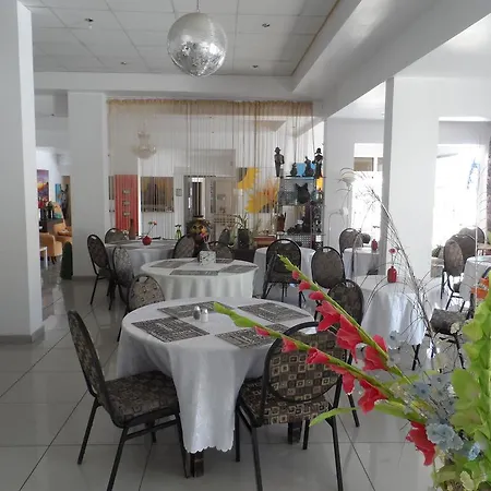 The Palms Апарт-отель Лимасол